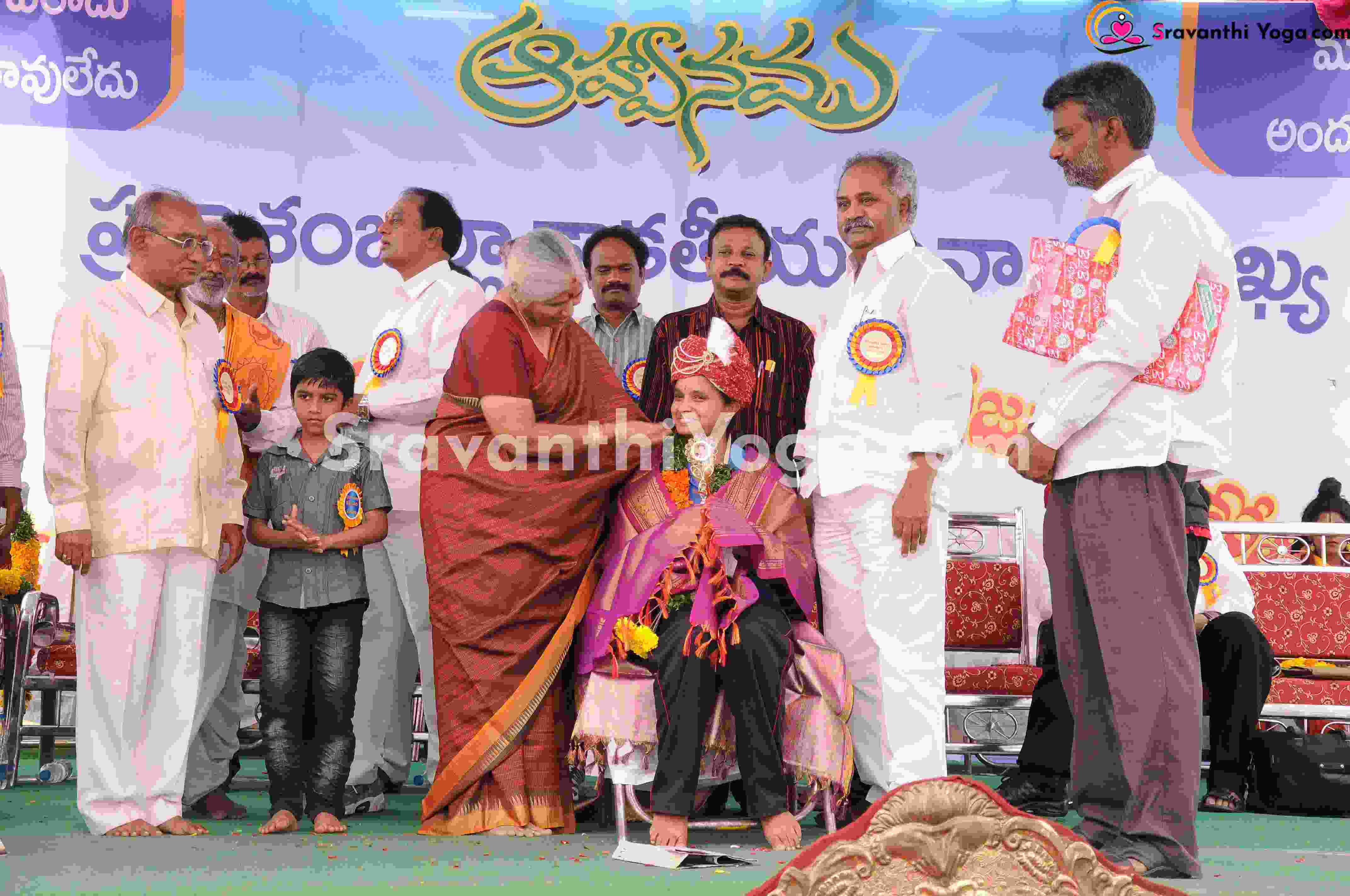 honoured by kakatiya seva samakya at ongole2-yoga sravanthi